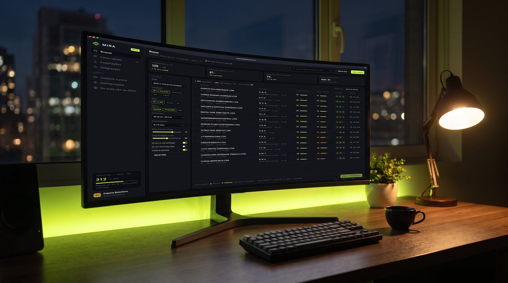 Mesa com monitor ultrawide